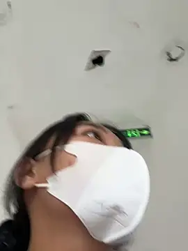 HoneyNana2000 - Take of bara on the bus. Cởi áo ngực🫣🤪