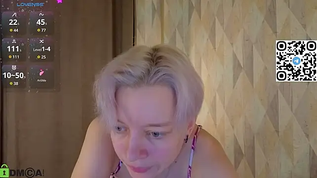 Michelle_Blond - touch tits