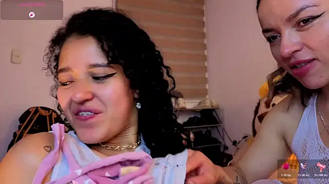 Arianna_n_Gema - SUCK FEET AND PLAY WITH PUSSY