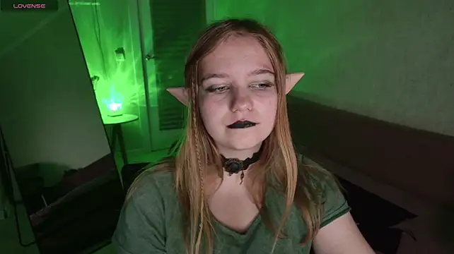 Luna404 - Ice on face, neck, shoulders and chest