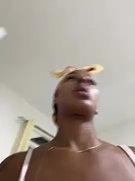 Julixxx22 - Show ass