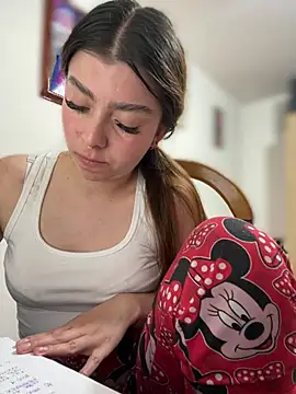 Cloew_Marz - Fingers is pussy while I study🤓📚