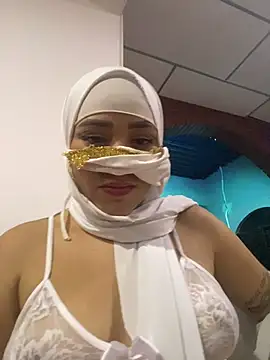AylaNoir - Naughty booty close-up