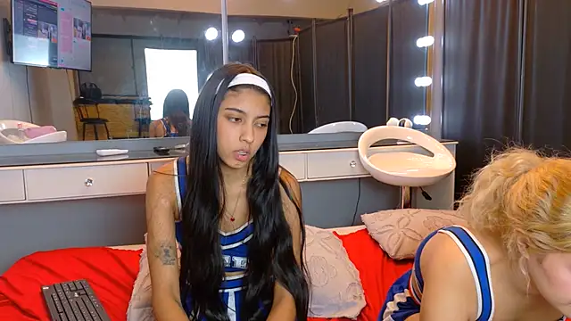 Strawberrymia69 - squirt in face