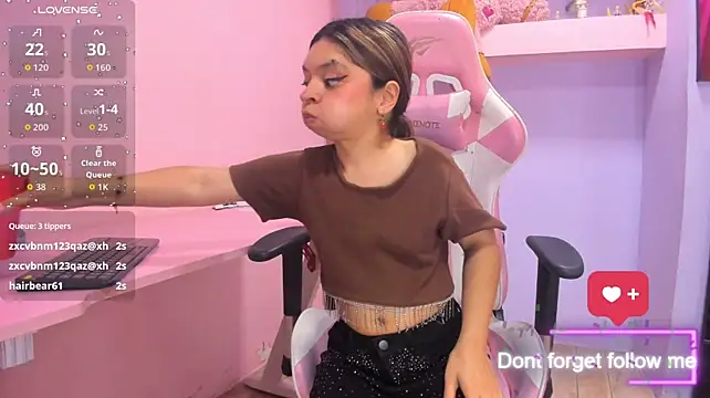 CharlotteMuller - show tits