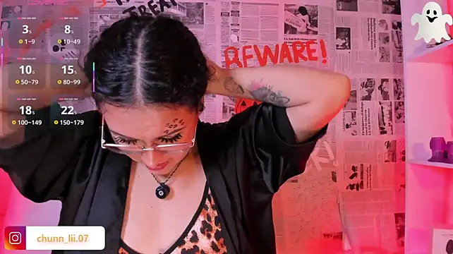 Chunn_liioo - show tits