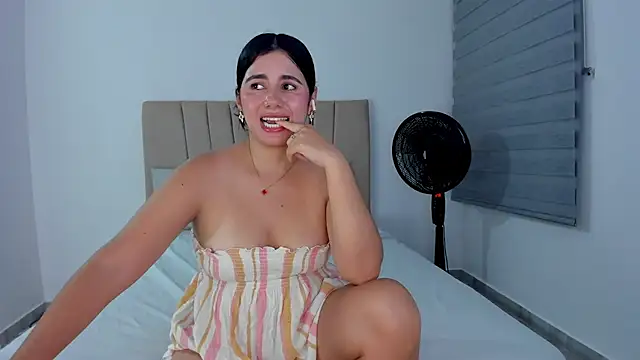 Natasha-28 - Show ass+ spanks untill red🔥