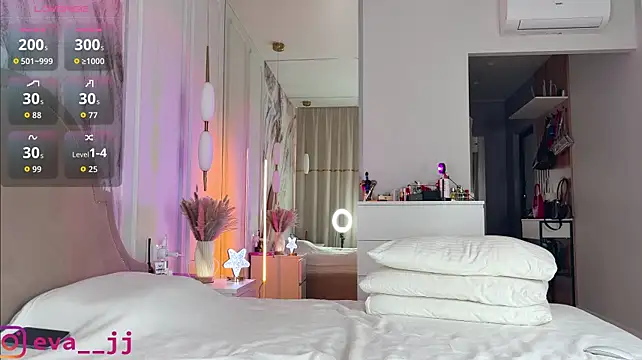 Eva_JJ - Naked and play with pussy