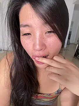 Tavie1744 - bare my butt 2min