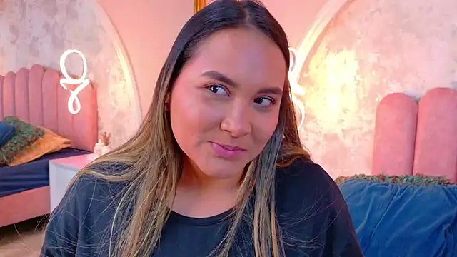 MiaLaurents - Oil my body shiny 🛢️✨