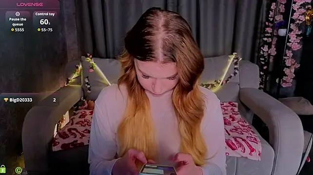 Amy_Davesss - Boobs massage close to camera