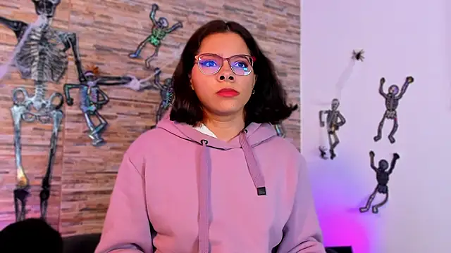 Nath_redrex - show boobs + nipple play