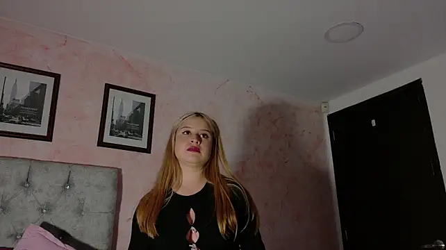 MelaniBeckers_ - flashes of tits for 15 seconds🍒🔥