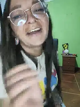 Maddie_69 - 🤤Shirt Off ✨