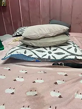 Thiara_gh - suck dildo