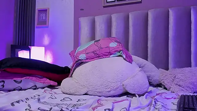 ORIANNA_21 - STROKED+FINGERS PUSSY 5MIN