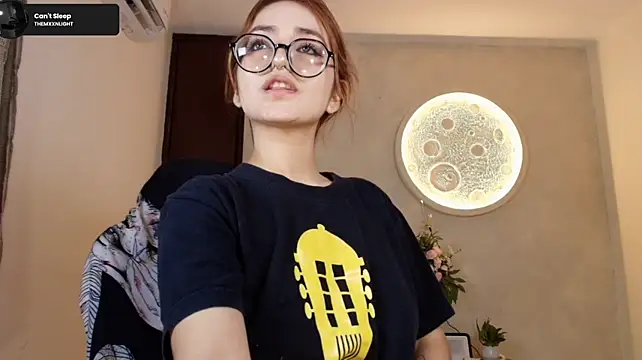 SweetJennaa - Oil on my ass and twerk