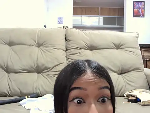 Gabyjess18model - Vazar cuzinho