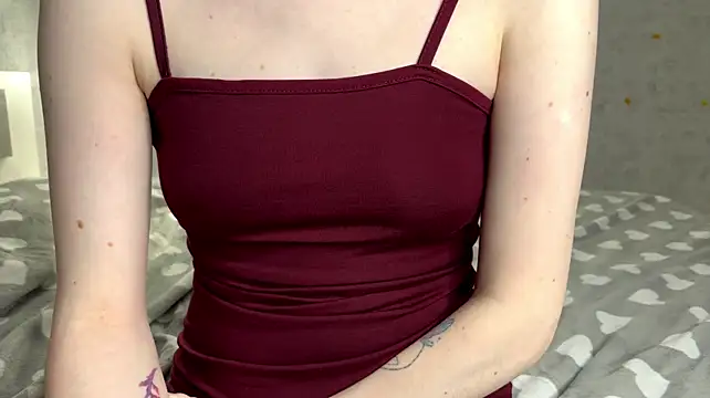 FakeLamb - finger play in pussy