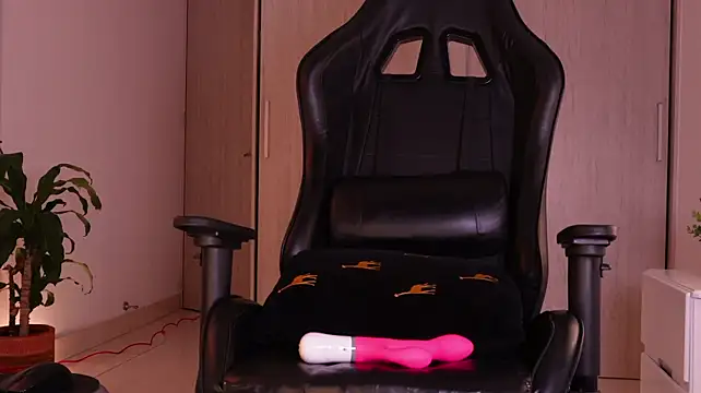 Only_pammela - Masturbate non - stop until cum