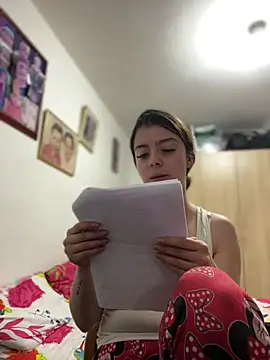 Cloew_Marz - Fingers is pussy while I study🤓📚