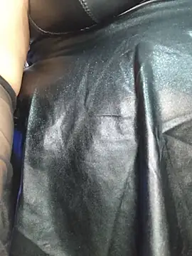 BigAssAyeaha - Last Tipper name on boobs 10 min