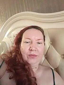GoddessLara - Squirting hairy pussy