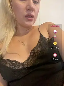 YourBlondee