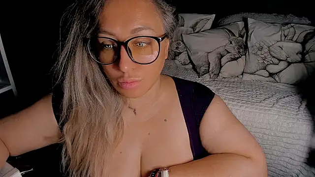 CumOnMy_Tits - oil on my boobs and tits play