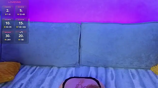 Alice_Stacy - ice on my boobs