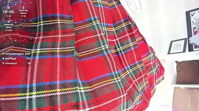 Nicole_amour_ - sneaky peek under my skirt