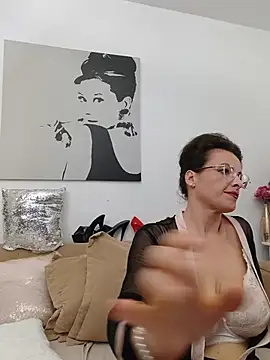 RebeccaNoble - Bend over my ass🍑🍑 and open it😈