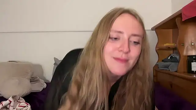 Pattyworld69 - finger myself - last tipper picks hole