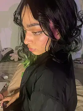 Heybabymatcha - foot job + domi on tits 124 seg