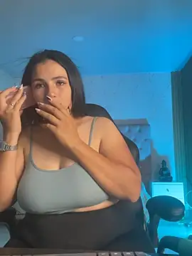 Sofia_SecretX - play with mys tits