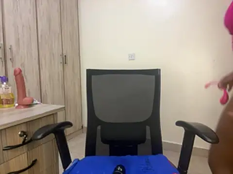 Freaky_squirter - SQUIRTY SQUIRTY DAY IN DOGGY