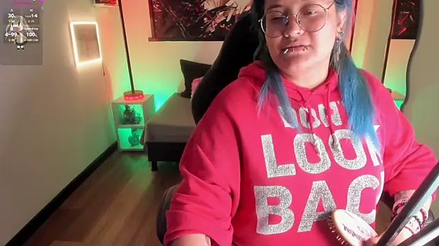 Lucky-leah - OIL IN MY BOOBS