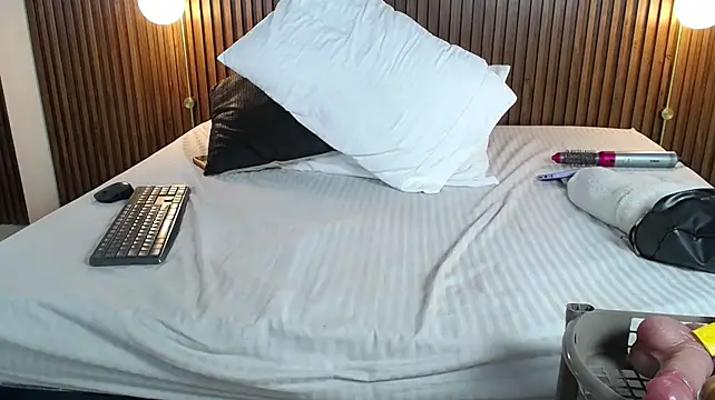 Ariana_Wayne - oil show, ass or tits