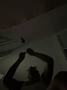 Julixxx22 - rub clitoris 2 min