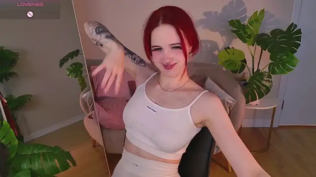 Luna_son - water on tits