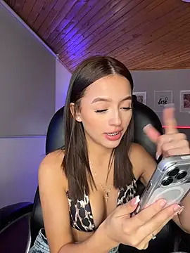 Sofia18_pinkk - Show nipples🥺