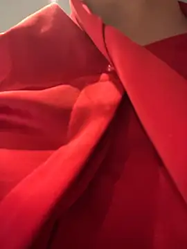 Lola666999 - 完成任务脱掉内裤骚B涂高潮液