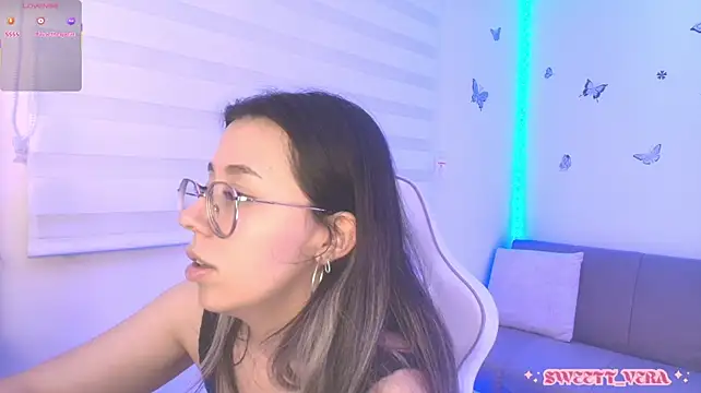 Sweettvera - Suck finger and ahegao