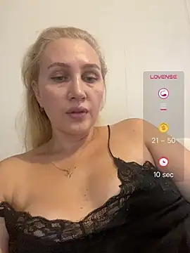 YourBlondee