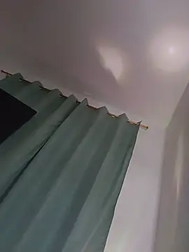 Alessanndra - Flash tits 🍒