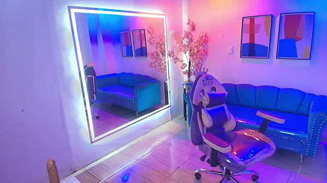 Isabella_rows - 2 fingers in my pussy ✌😋