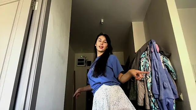 ProfuseMaine - 😈 Flirty pose + photo moment