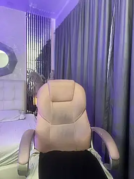Liss_black - Show tits + massage