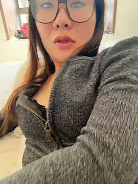 Yioyio-666 - 小粉链接控制2分钟，最后一个完成可得