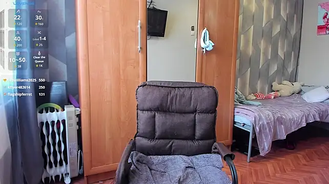 Tiny_Kiss - finger in pussy